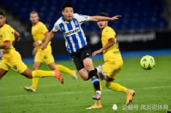企鹅体育app官网,球队边锋爆发力极强，多次瞬间甩开防守